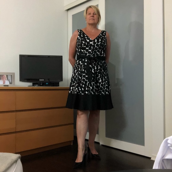 Dress - Picture 2 of 5